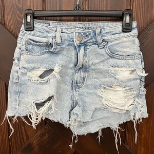 American Eagle strigid mom short